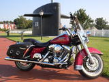 2005 Harley Davidson Touring Lava Red Sunglo Bob Finley
